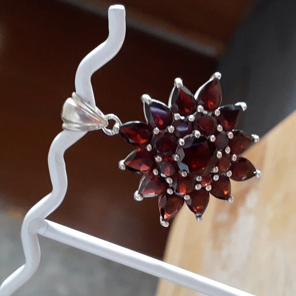 Sterling Silver & Dark Red Gem Pendant RR115 - Picture 8 of 17